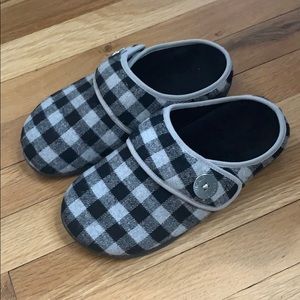Vionic Gingham Sadie Slippers